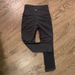 🍋 Lululemon Athletica Black/Gray Leggings Size 2.